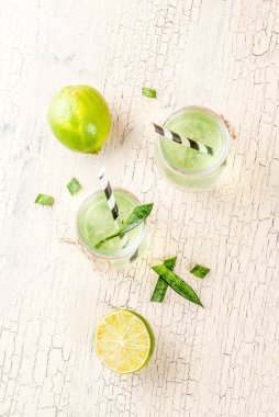 Aloe vera veya kaktüs suyu