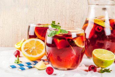 Yaz soğuk sangria