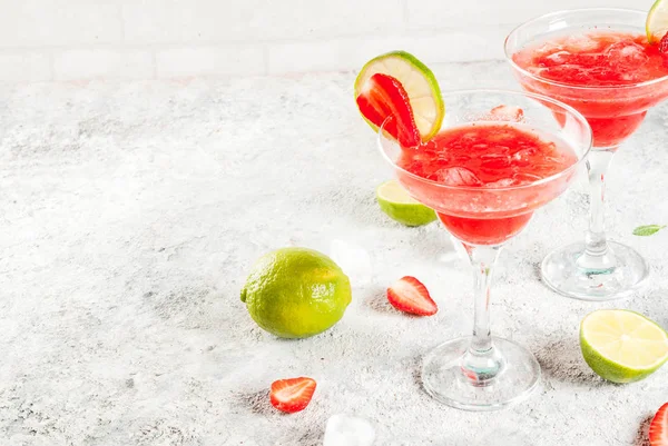 Gefrorener Erdbeer-Margarita-Cocktail — Stockfoto