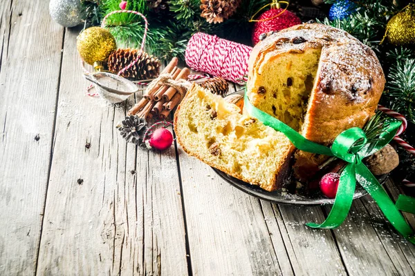 Panettone de Noël traditionnel — Photo