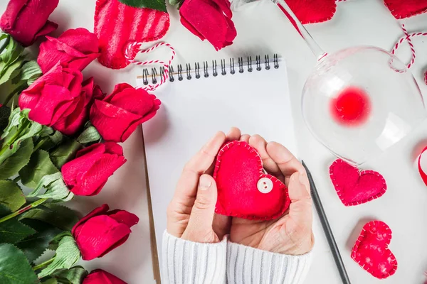 Walentynki tle z notatnikiem — Zdjęcie stockowe