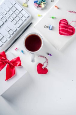 Gizli Sevgililer Günü ofis oyunu konsepti