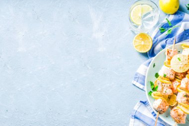 Somon balığı ızgara şiş.