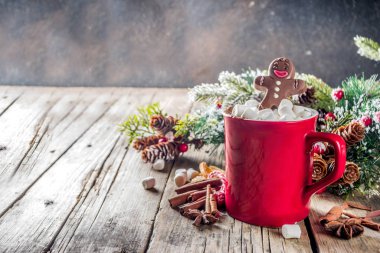 Çikolatalı zencefilli Noel bardağı.