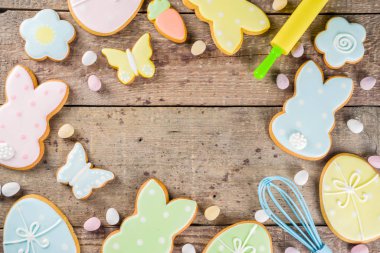 Kurabiyelerle mutlu paskalya arkaplanı