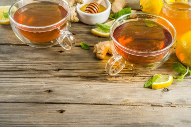 Malzemelerle nane ve limon ile Sonbahar çayı