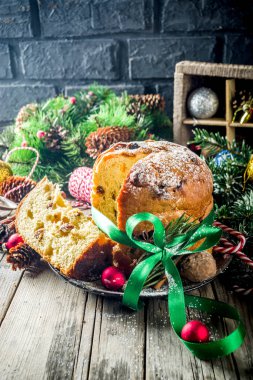 Geleneksel Noel panettone