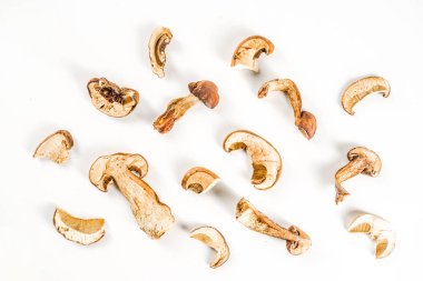 Kurumuş organik mantarlar.