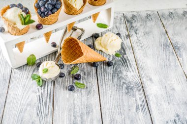 çilek vanilyalı dondurma