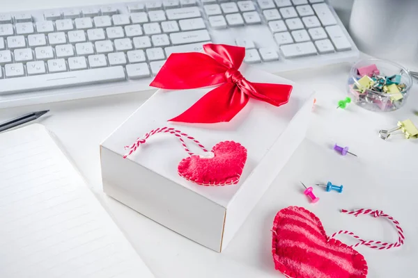 Secret Valentine conceito de jogo de escritório — Fotografia de Stock