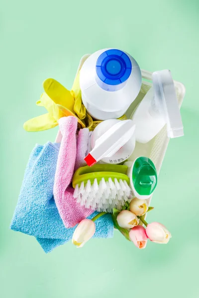 Spring home cleaning and housekeeping concept — Stock Photo, Image