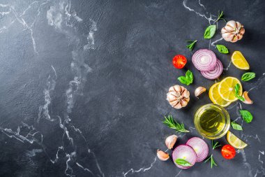 Sebze ve otlarla yemek pişirme