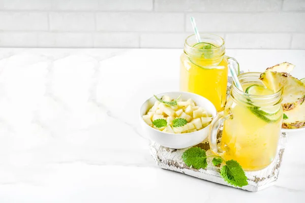 Kalla ananas mojito cocktail — Stockfoto