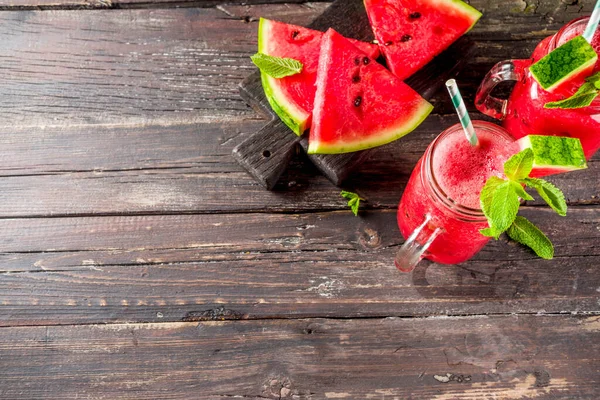 Kall sommar vattenmelon smoothie — Stockfoto