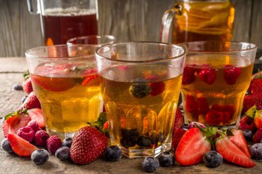 Kombucha fruit and berry tea
