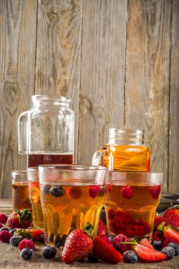 Kombucha fruit and berry tea
