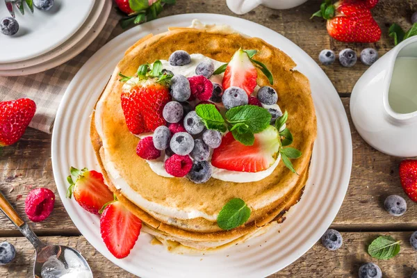 Sweet Perancis Dan Rusia Gaya Pancake Crepes Buatan Sendiri Kue — Stok Foto
