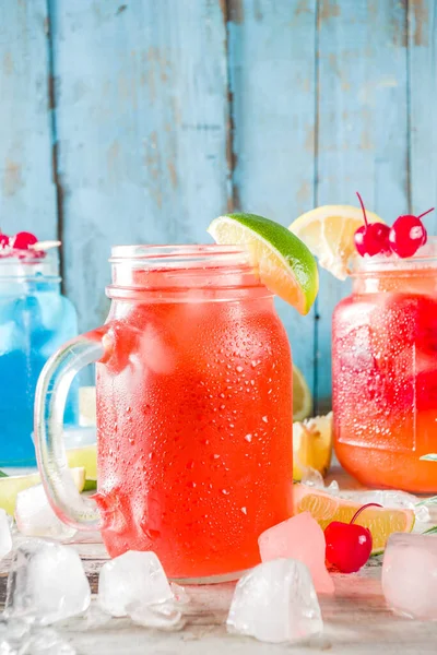 Bebidas Frias Tropicais Verão Azul Havaiano Tequila Nascer Sol Coquetéis — Fotografia de Stock