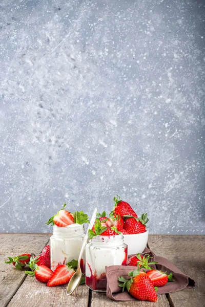 Sweet Healthy Yogurt Strawberry Strawberry Jam Small Portioned Jars Wooden — Stock Photo, Image