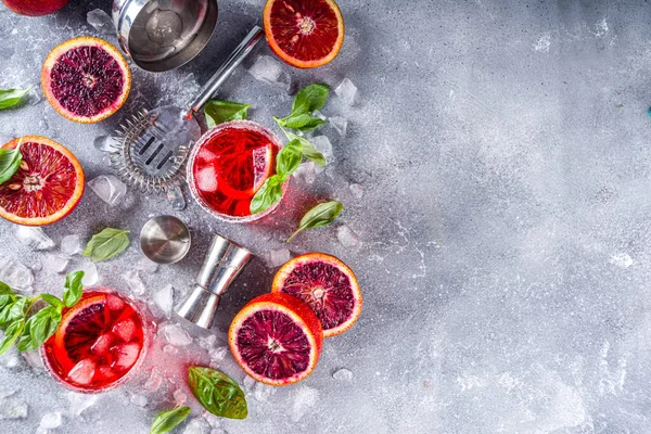 Magro Sangue Arancio Basilico Limonata Cocktail Con Arance Fresche Sanguinanti — Foto Stock