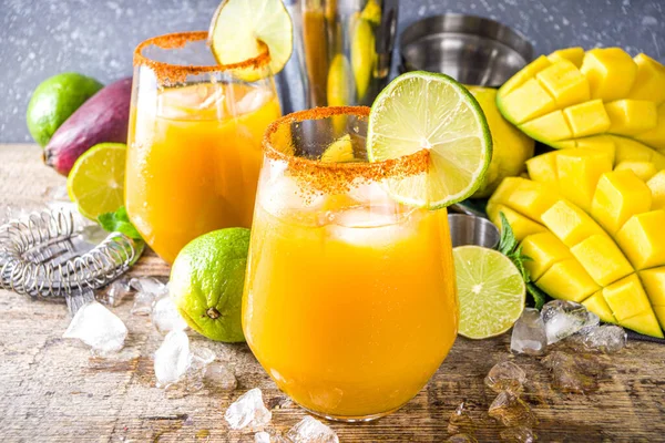 Cocktail Freddo Tropicale Estivo Messicano Cocktail Margarita Mango Con Tequila — Foto Stock