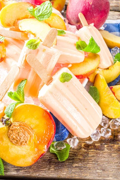 Hemlagad Persika Isglass Fruktig Lollypop Icke Mejeri Vegan Gelato Grå — Stockfoto