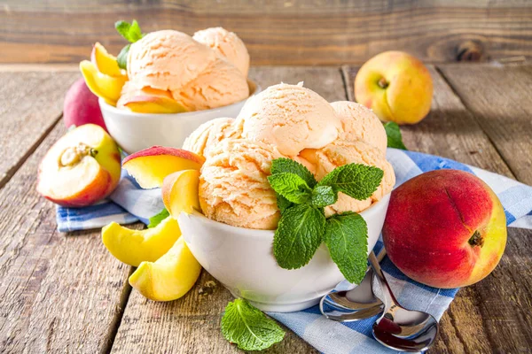 Homemade Sweet Peach Ice Cream Peach Gelato Balls Small Bowls — Stock Photo, Image