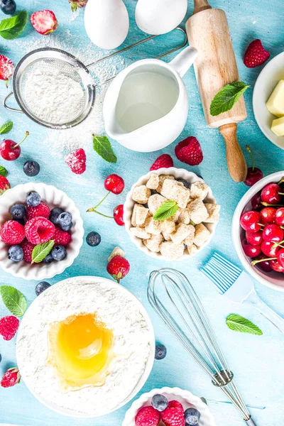 Recept Pečení Bobulovin Letní Vaření Pečení Pozadí Různými Bobulemi Pečení — Stock fotografie