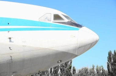 bir yolcu uçağı burun 