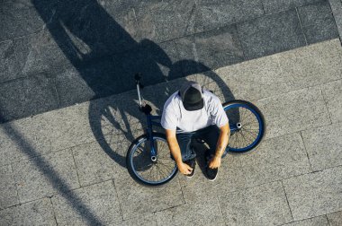 adam bmx akrobatik şekil siluet