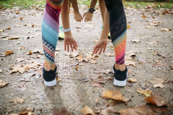 Personal trainer in the park — Stock Photo, Image