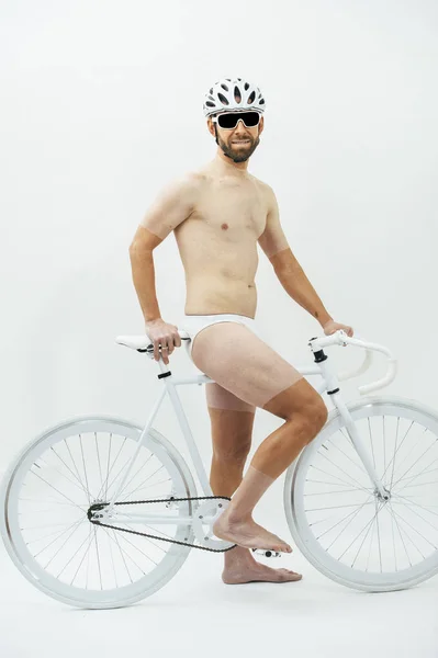 Nake man met witte fiets — Stockfoto