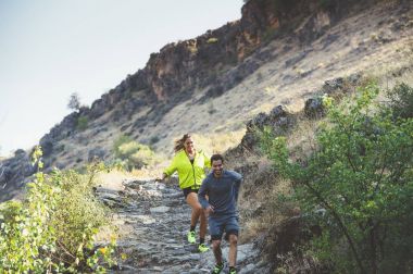 Orman'iki arkadaş genç çalışması