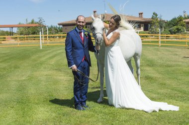  Yeni evli çift düğün natu güzel ata stand