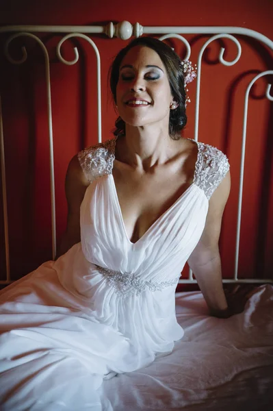 kadın odaya mutlu evli