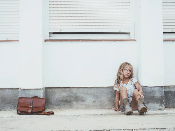 Menina triste chorando — Fotografia de Stock