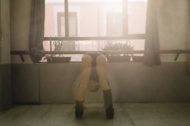 Kapalı pratik balet.