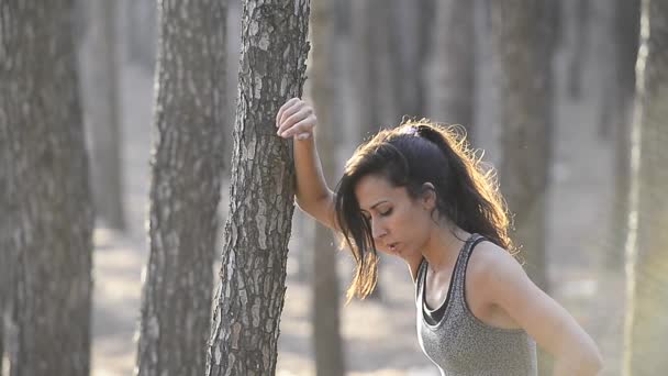 在公园里跑步的女人 — 图库视频影像