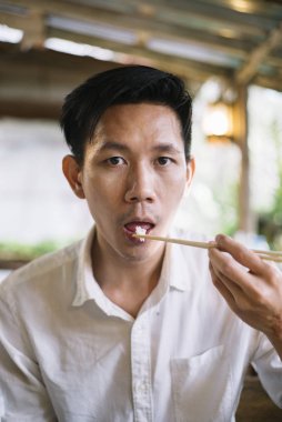 Erkek Asya yemek pirinç