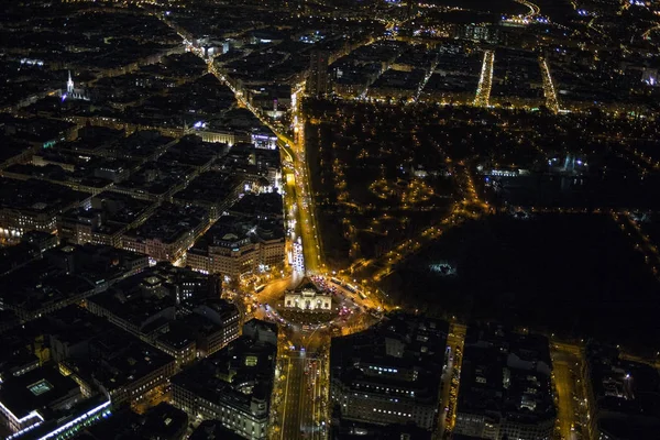 Panoramisch luchtfoto van Puerta de Alcala dag tot nacht, belangrijkste sho — Stockfoto