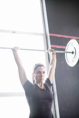 Kararlı sporcumuz ağır halter kaldırma