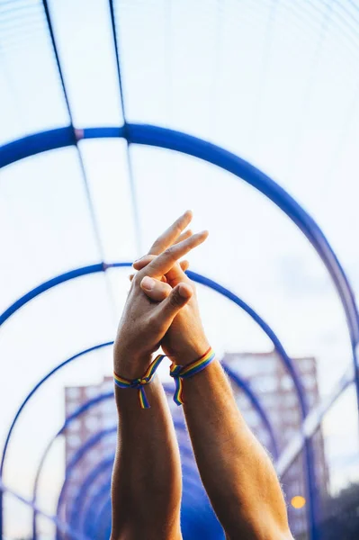 Man Hands Gay Flag Bracelet — Stock Photo, Image