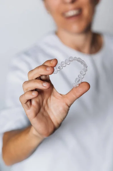 Pessoas Laboratório Odontológico Que Trabalham Processo Fabricação Alinhadores Transparentes Dentários — Fotografia de Stock