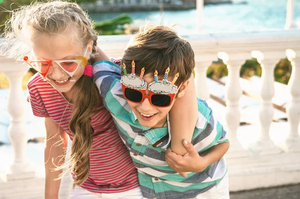 Retrato Dos Niños Preadolescentes Niño Niña Años Vestidos Con Gafas Fotos de stock