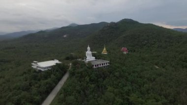Giant Buddha havadan görüntüleri için fly.