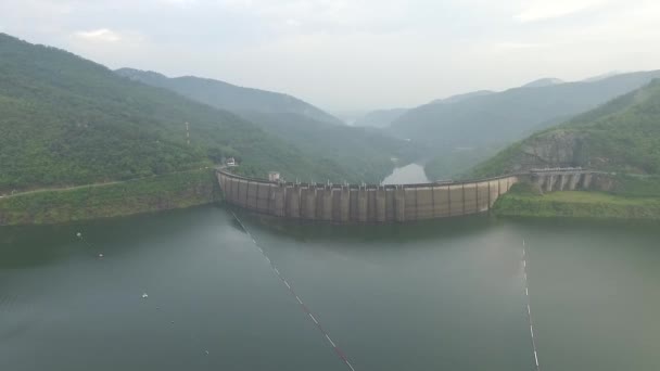 Bhumiphol 댐입니다. 항공 영상 — 비디오
