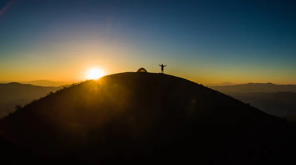 Jeden člověk sám v hoře Royalty Free Stock Fotografie