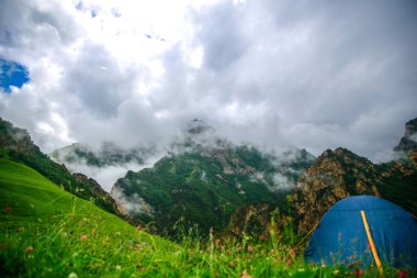 Dağlar, doğa yürüyüşü, Kafkasya, tatil