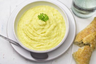 Maydanoz ile kereviz çorbası Krem 