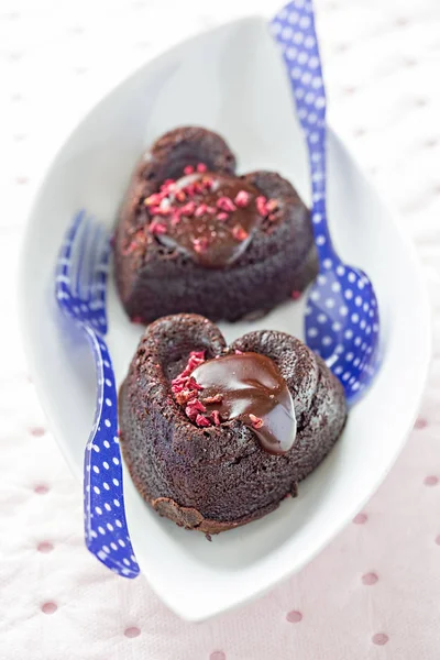 Heart shaped brownies with dried strawberries — Stock Photo, Image